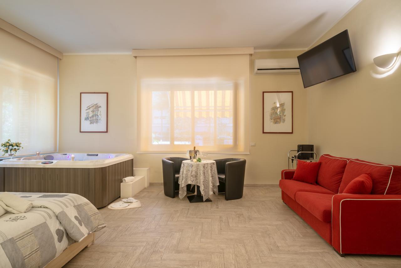 Villa Domus Salento Suites & Rooms Con Parcheggio Privato In Loco Lecce Exterior foto