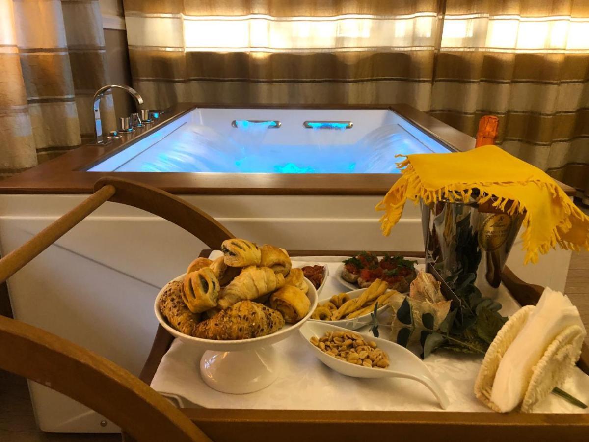 Villa Domus Salento Suites & Rooms Con Parcheggio Privato In Loco Lecce Exterior foto