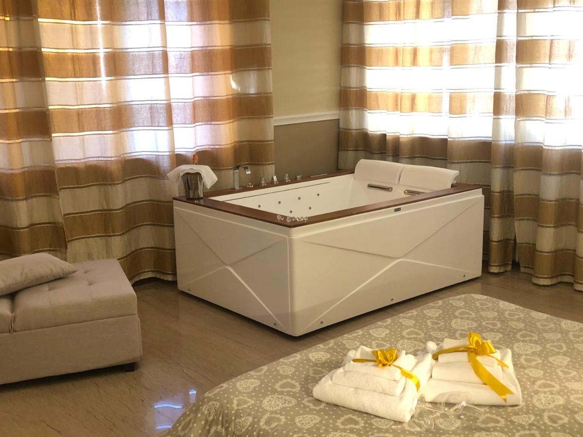 Villa Domus Salento Suites & Rooms Con Parcheggio Privato In Loco Lecce Exterior foto