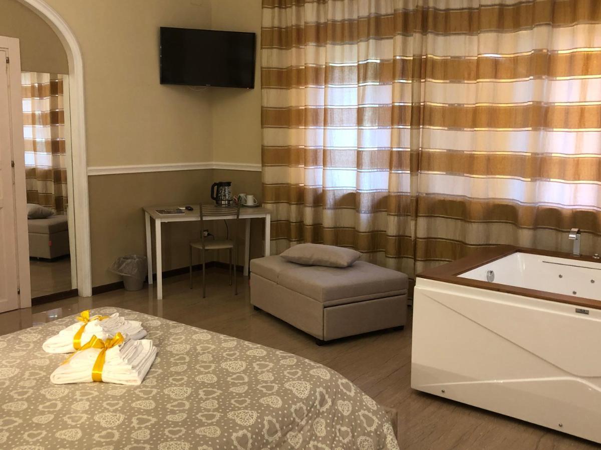 Villa Domus Salento Suites & Rooms Con Parcheggio Privato In Loco Lecce Exterior foto